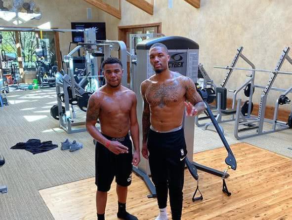 边中摇摆能 边中摇摆能